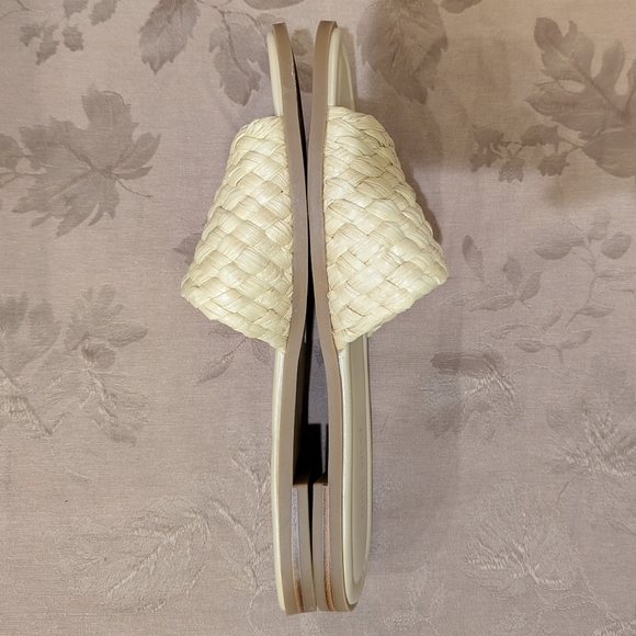 Nine West Havah Flat Sandals, Size 9.5, Like New! EUC - Picture 2 of 8